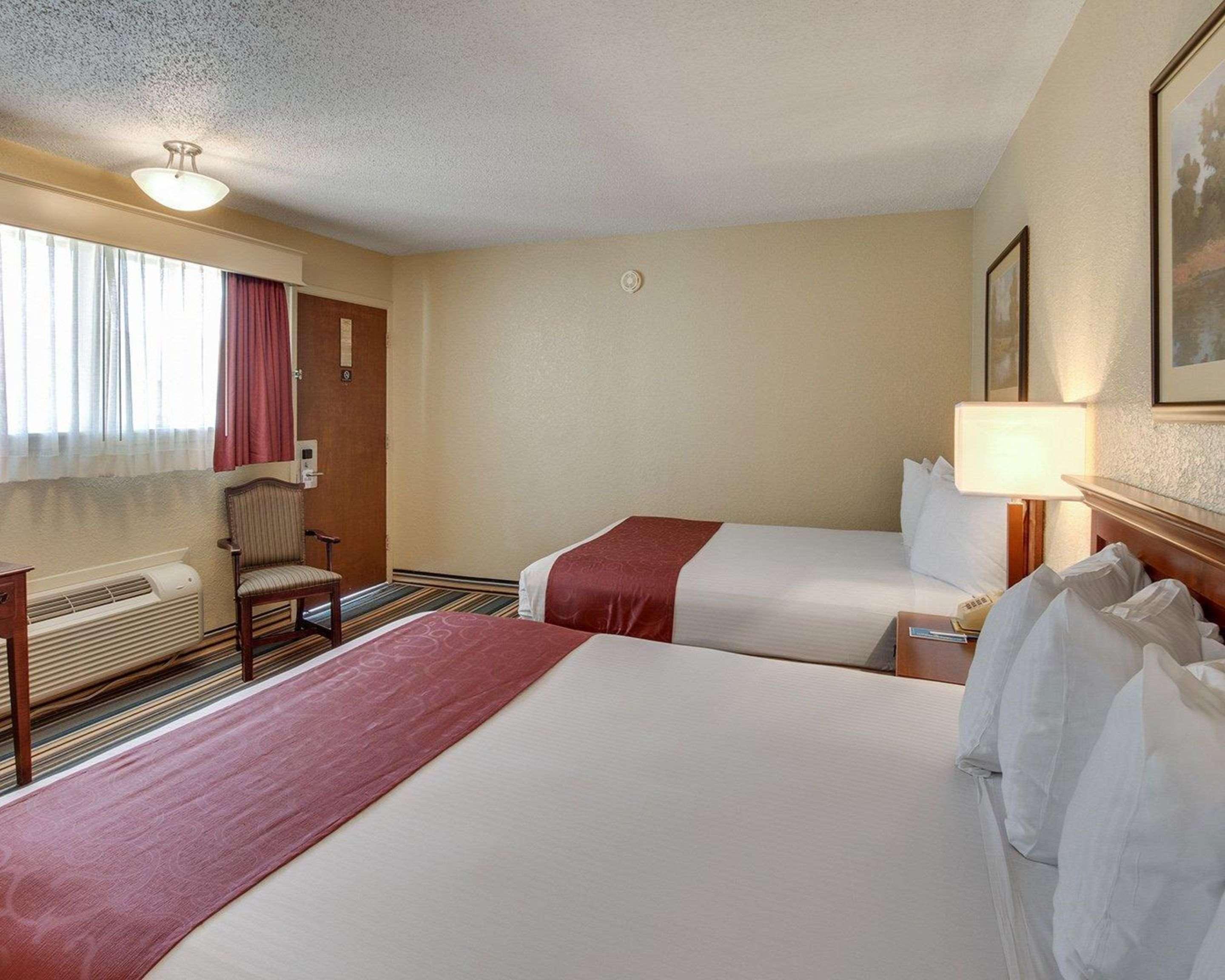 Days Inn By Wyndham Gatesville Exterior photo