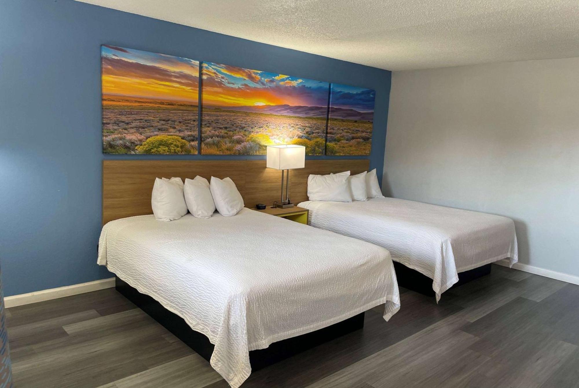 Days Inn By Wyndham Gatesville Exterior photo